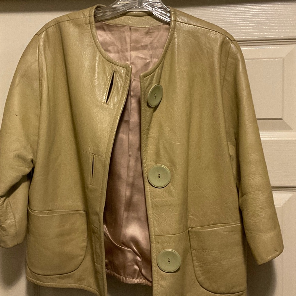 Elegant Vintage Cream Leather Jacket